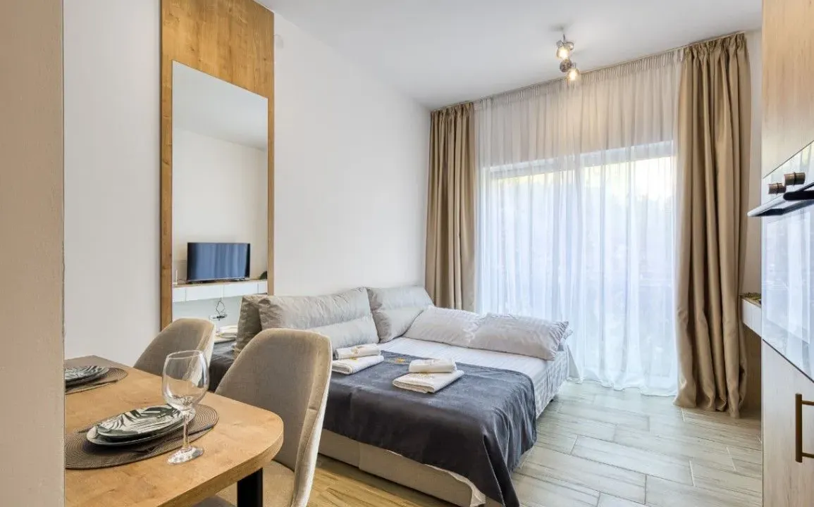 Izdavanje, garsonjera, 18m², Bečići, Budva