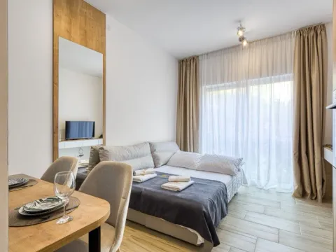Izdavanje, garsonjera, 18m², Bečići, Budva
