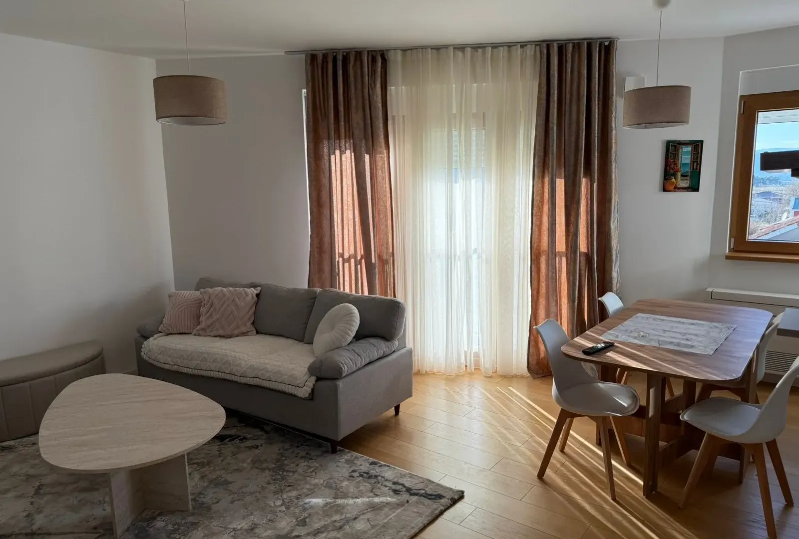 Izdavanje, jednosoban stan, 42m², Tološka šuma, Podgorica