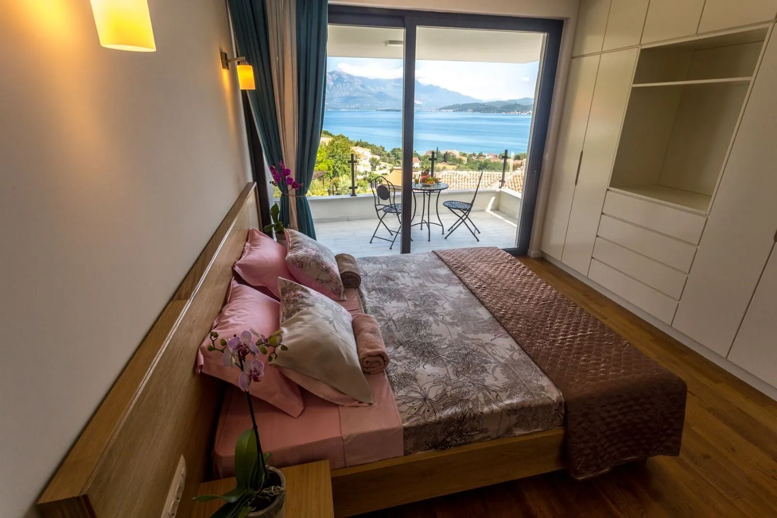 Prodaja, kuća, 360m², Đenovići, Herceg Novi