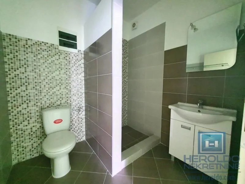 Sale, office space, 189m², Aqua park, Jagodina