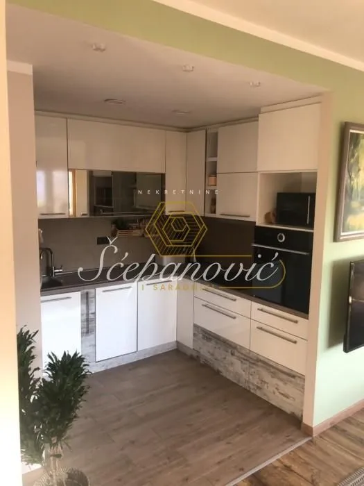 Prodaja, trosoban stan, 83m², Rotkvarija, Novi Sad Sve Podlokacije