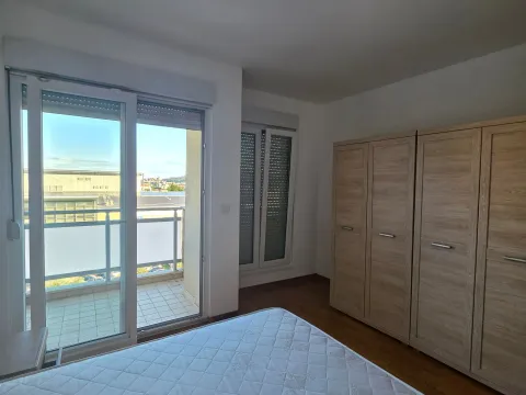 Izdavanje, dvosoban stan, 68m², City Kvart, Podgorica - image 8