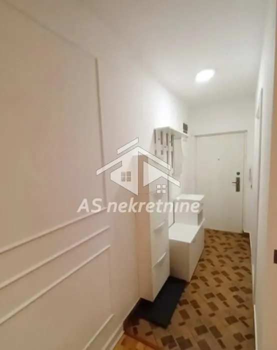 Izdavanje, trosoban stan, 60m², Trošarina, Voždovac Sve Podlokacije