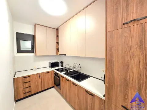 Izdavanje, trosoban stan, 85m², Rozino, Budva - image 3