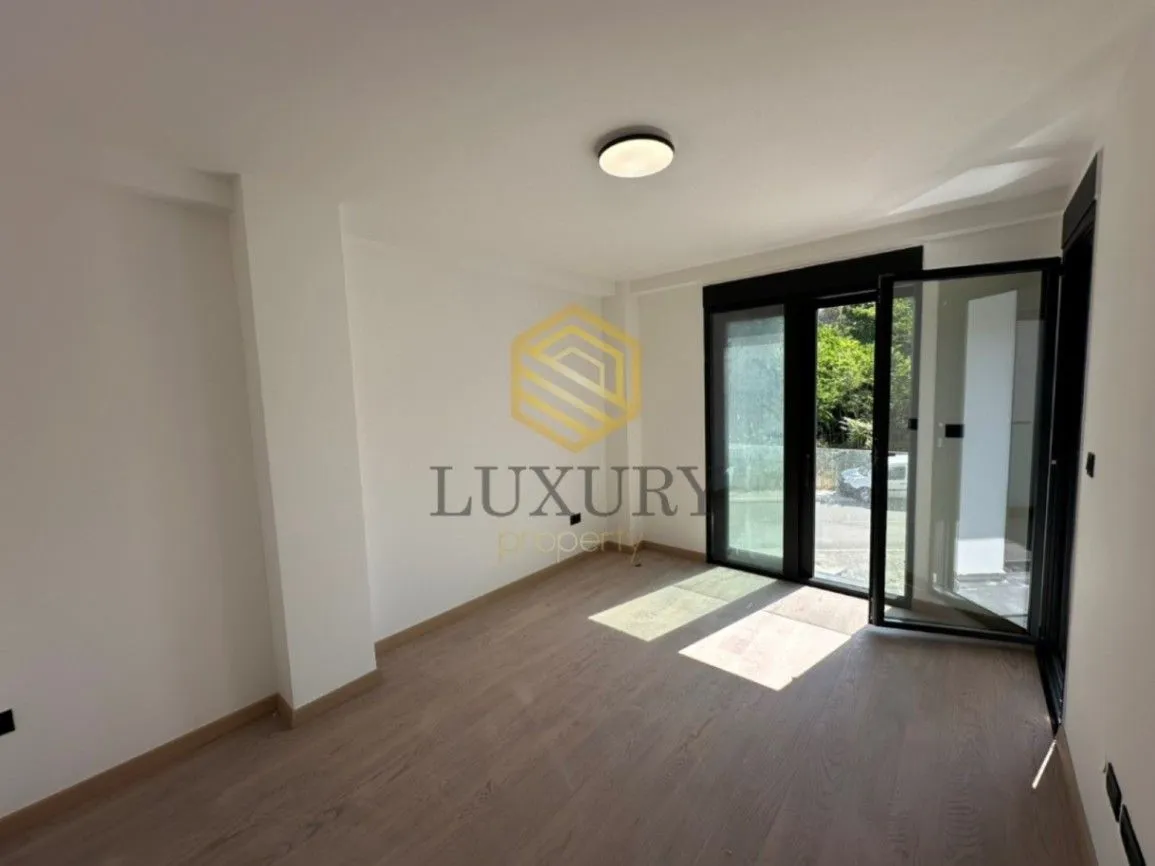 Izdavanje, trosoban stan, 111m², Zagorič, Podgorica