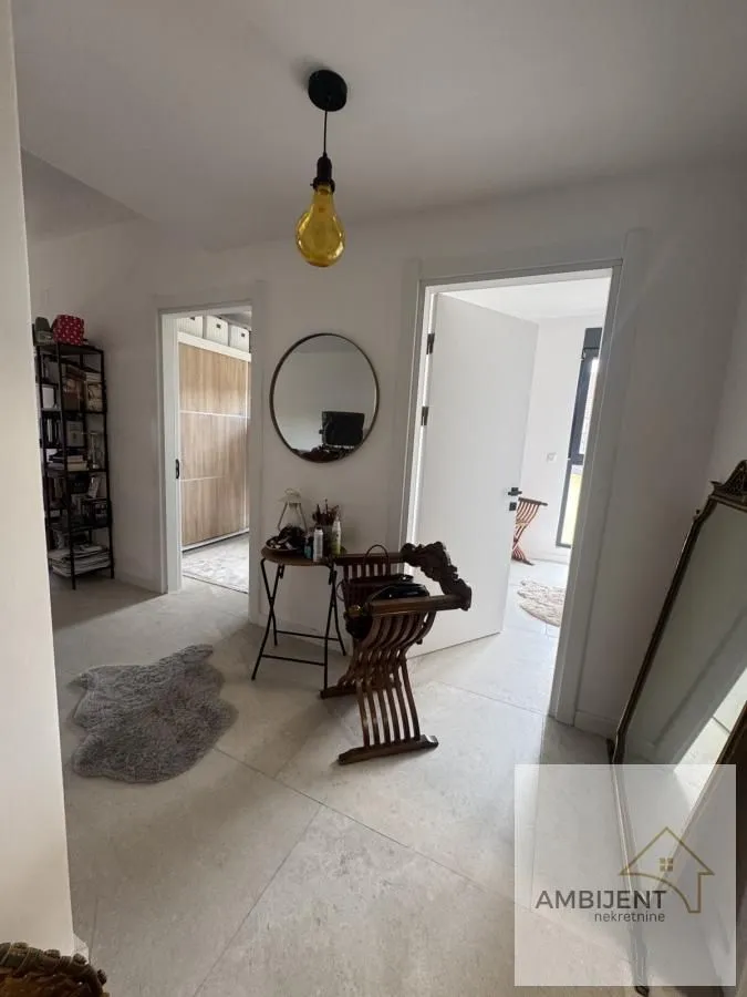Prodaja, trosoban stan, 74m², Novi Banovci, Stara Pazova