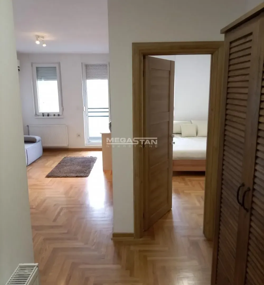Izdavanje, dvosoban stan, 43m², Mali Mokri Lug, Zvezdara Sve Podlokacije