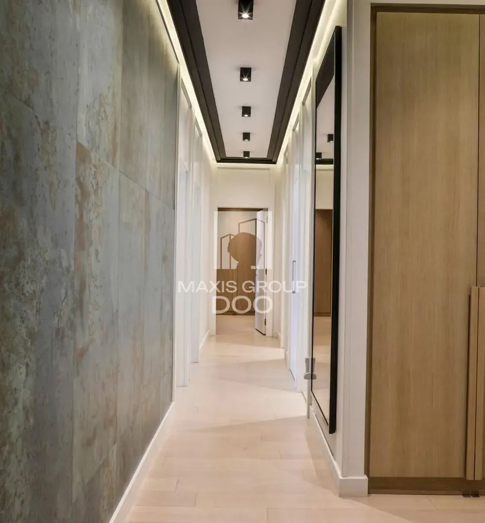 Izdavanje, četvorosoban stan, 118m², Savski Venac, Beograd