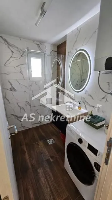 Izdavanje, trosoban stan, 69m², Novi Beograd Sve Podlokacije, Beograd