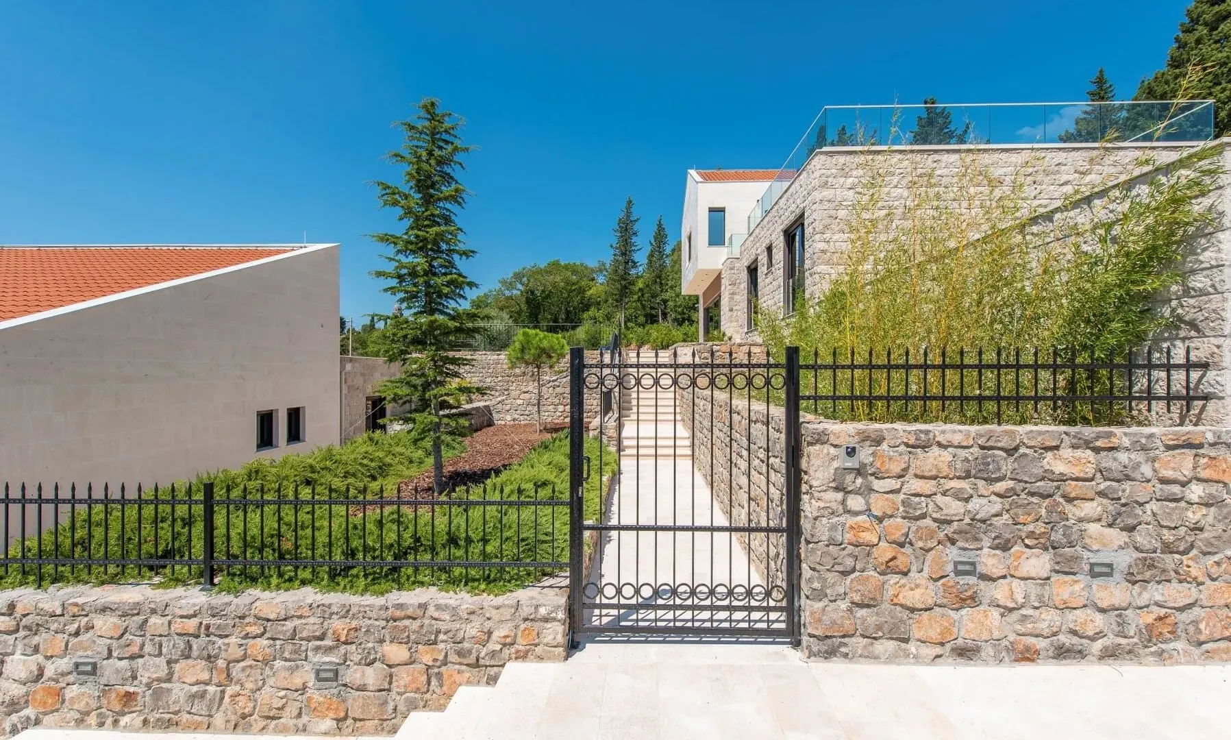 Prodaja, kuća, 558m², Tivat, Crna Gora