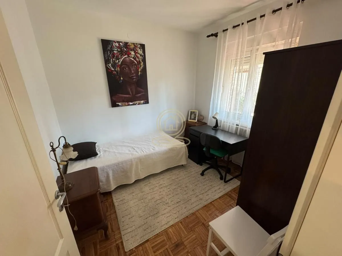 Izdavanje, trosoban stan, 75m², Savski Venac, Beograd