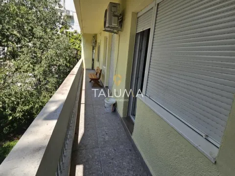 Izdavanje, dvosoban stan, 68m², Pobrežje, Podgorica - image 9