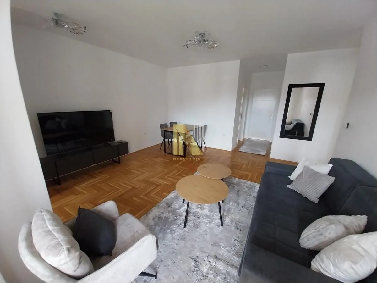 Izdavanje, četvorosoban stan, 70m², Podbara, Novi Sad Sve Podlokacije