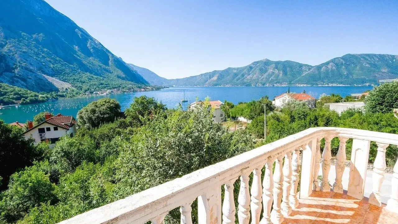 Prodaja, dvosoban stan, 53m², Orahovac, Kotor