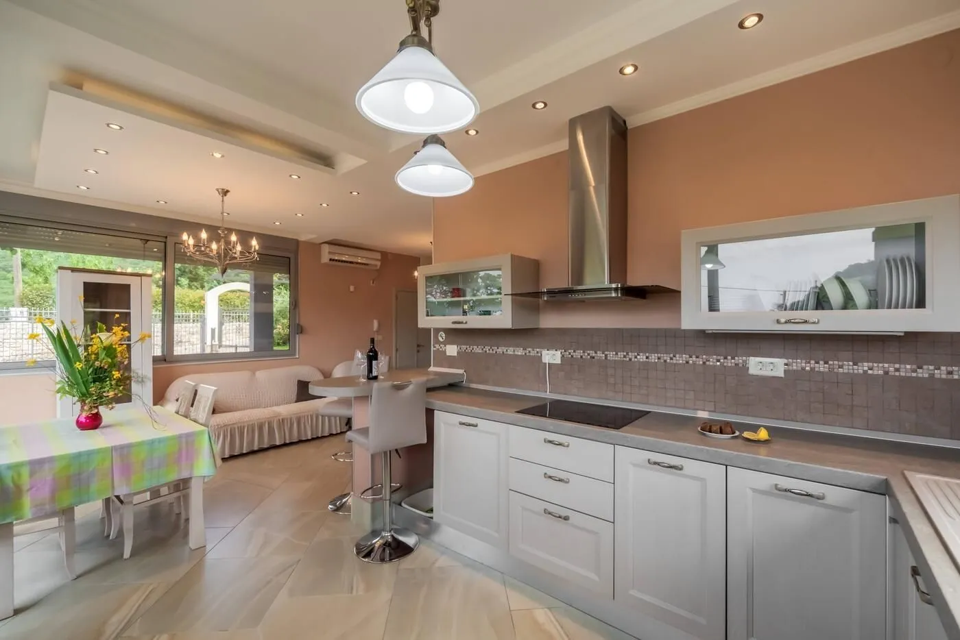 Prodaja, kuća, 247m², Buljarica, Budva