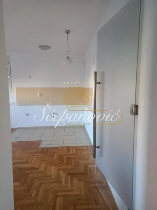 Izdavanje, dvosoban stan, 41m², Nova Detelinara, Novi Sad Sve Podlokacije