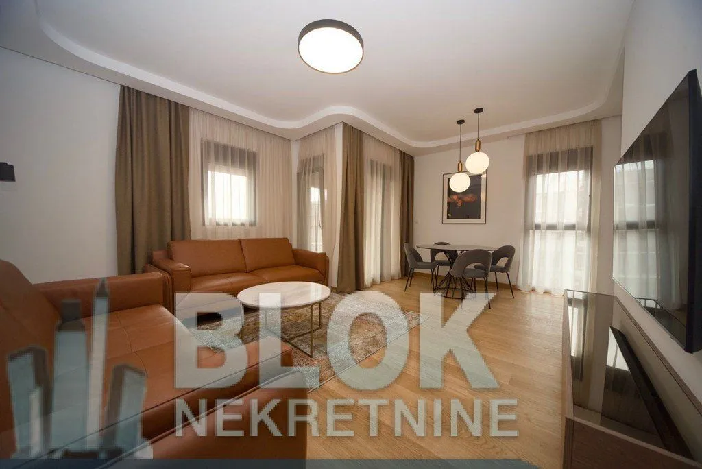 Izdavanje, dvosoban stan, 75m², Podgorica, Crna Gora