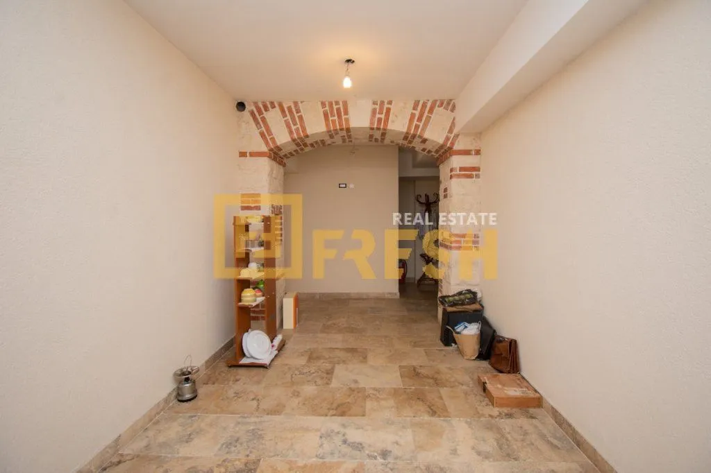 Sale, office space, 67m², Preko Morače, Podgorica