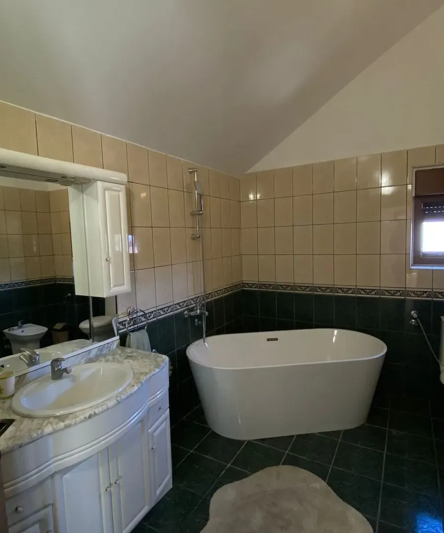 Rent, house, 285m², Gorica C, Podgorica