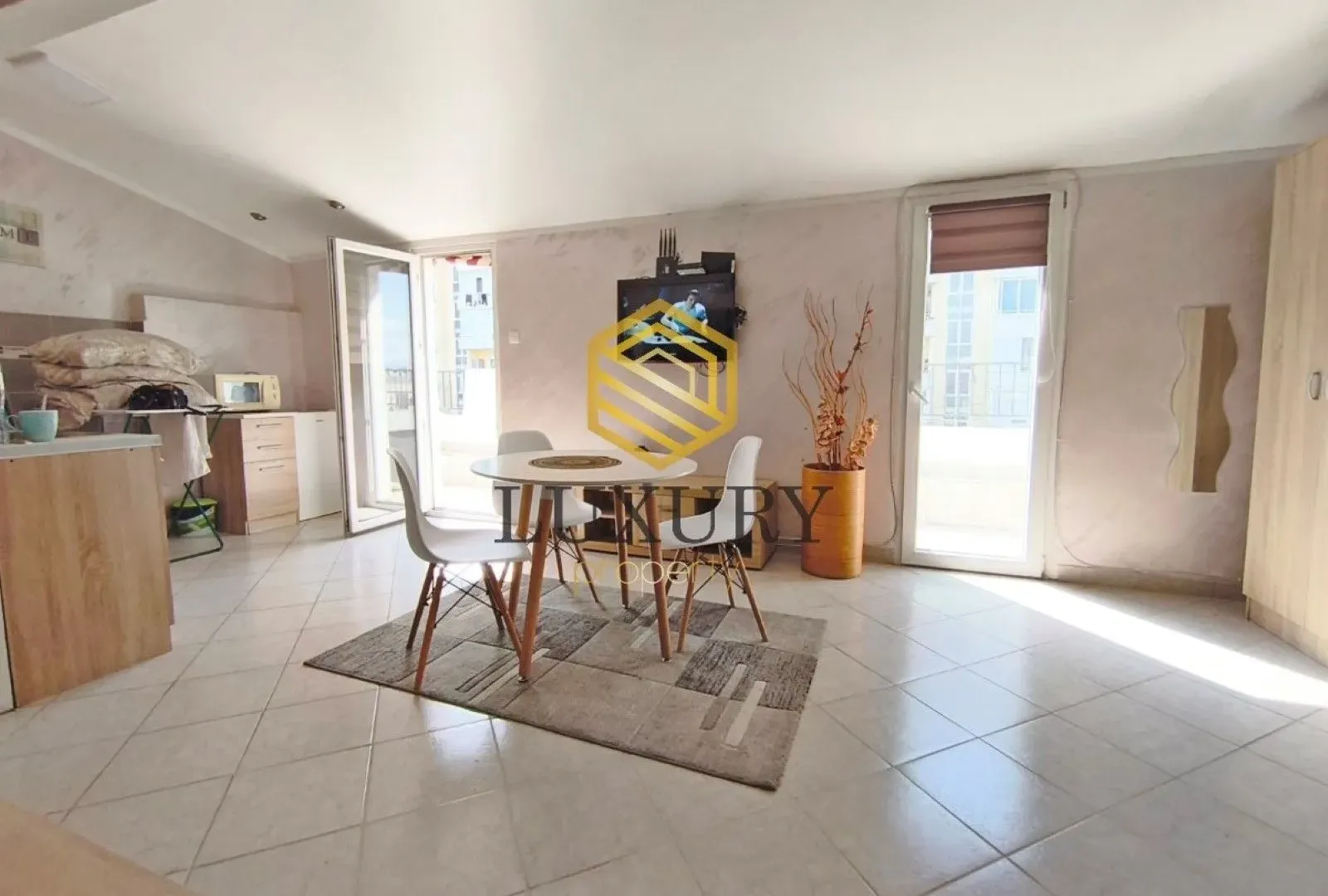 Rent, studio apartment, 40m², Stari Aerodrom, Podgorica