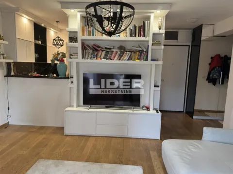 Izdavanje, trosoban stan, 70m², Crveni Krst, Beograd - image 3