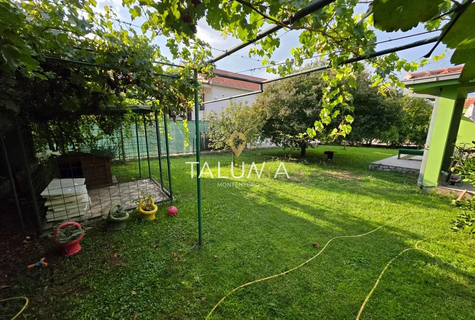 Izdavanje, kuća, 200m², Zagorič, Podgorica
