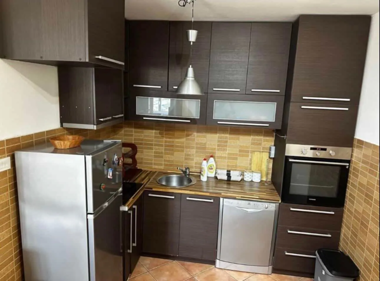 Izdavanje, jednosoban stan, 50m², 1 maj, Podgorica