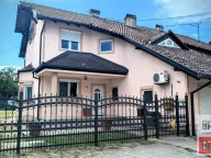 Izdavanje, kuća, 216m², Salajka, Novi Sad Sve Podlokacije - image 1