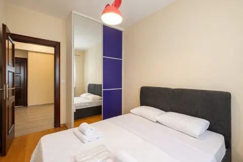 Rent, three bedroom apartment, 140m², Škaljari, Kotor - image 8