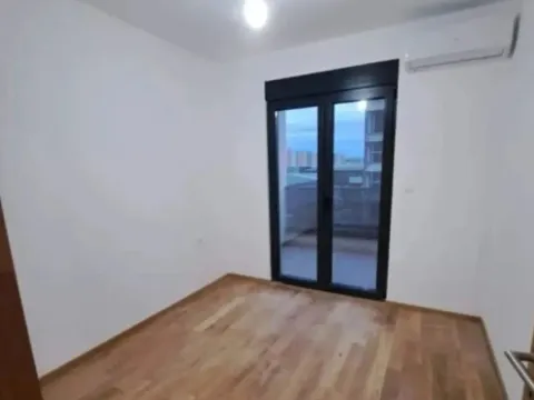 Prodaja, jednosoban stan, 47m², City Kvart, Podgorica - image 3