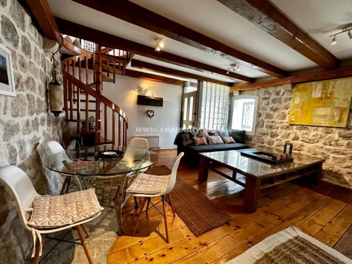 Prodaja, stan, 83m², Perast, Kotor