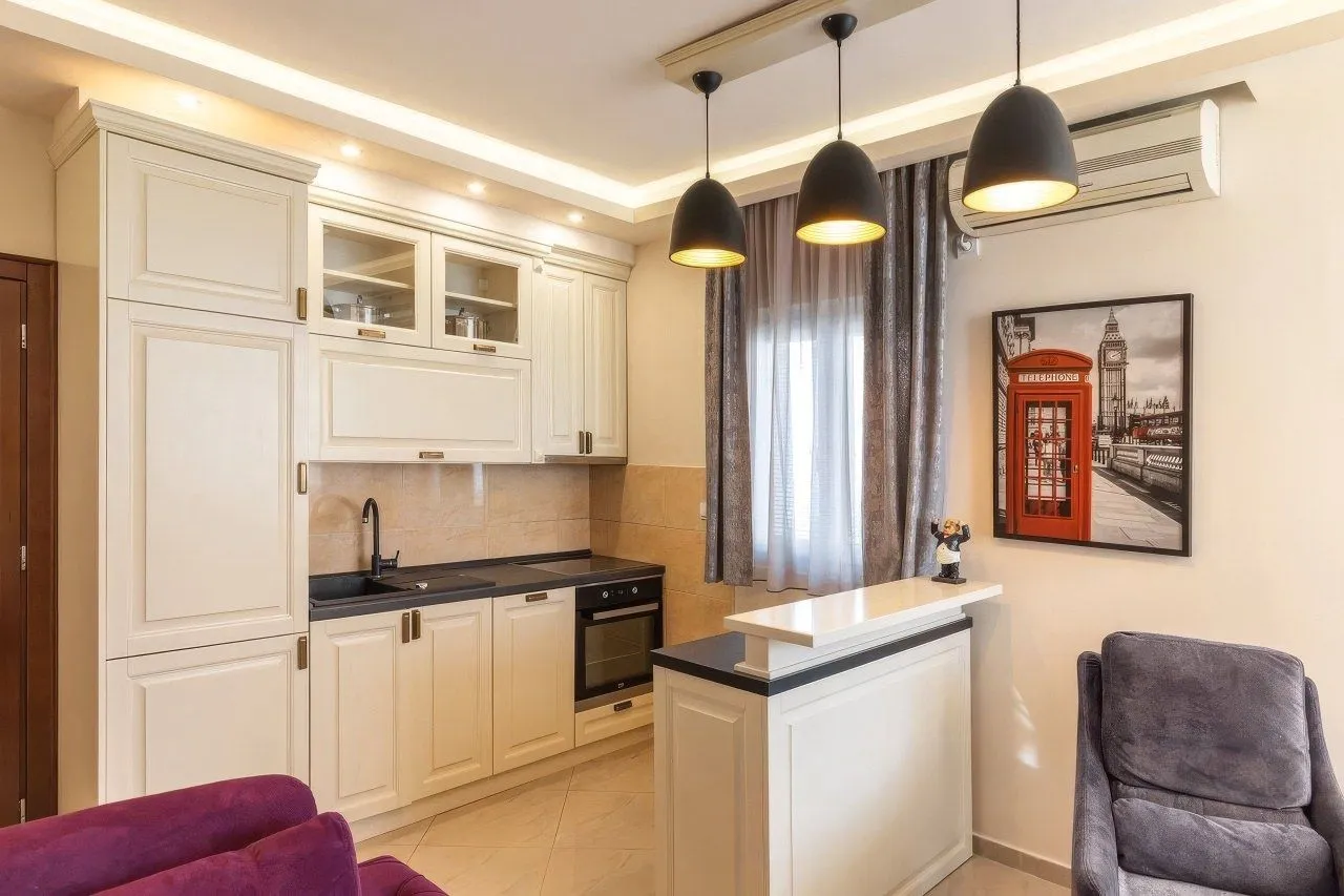 Izdavanje, stan, 55m², Centar, Tivat