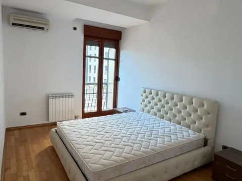 Prodaja, dvosoban stan, 84m², Centar, Podgorica - image 5