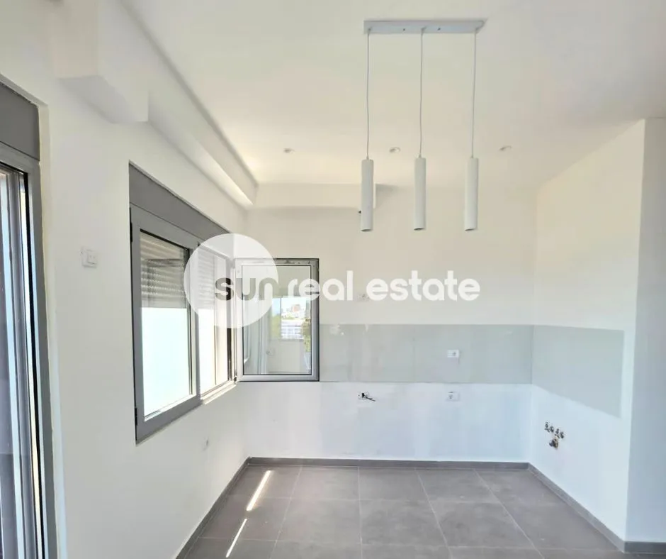 Prodaja, dvosoban stan, 52m², Centar, Ulcinj