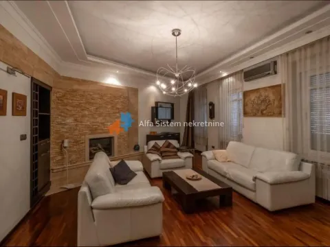 Rent, four bedroom apartment, 140m², Stari Grad, Beograd - image 2