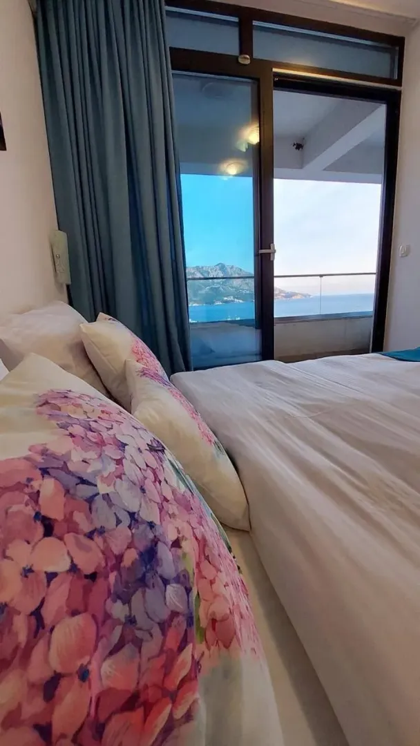 Izdavanje, jednosoban stan, 40m², Centar, Budva