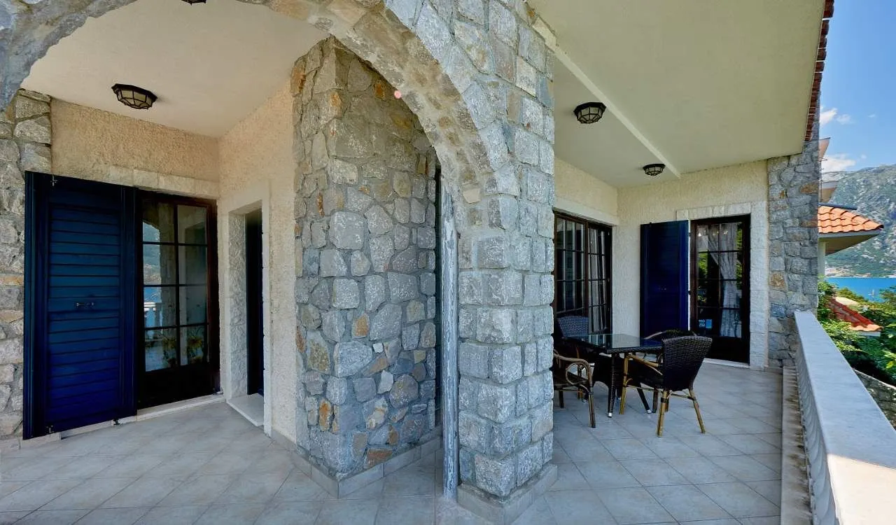 Sale, house, 235m², Kostanjica, Kotor