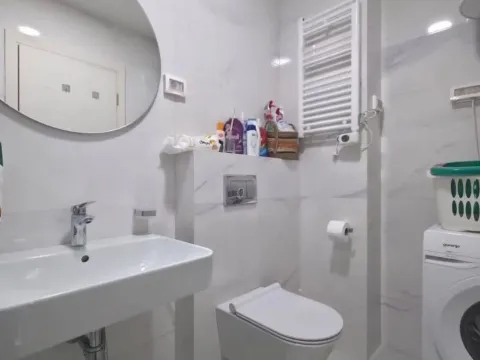 Izdavanje, jednosoban stan, 49m², Central Point, Podgorica - image 8