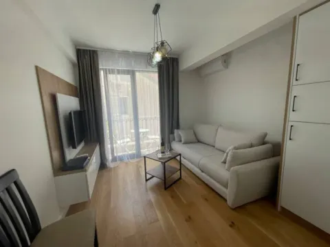 Izdavanje, jednosoban stan, 35m², Centar, Budva