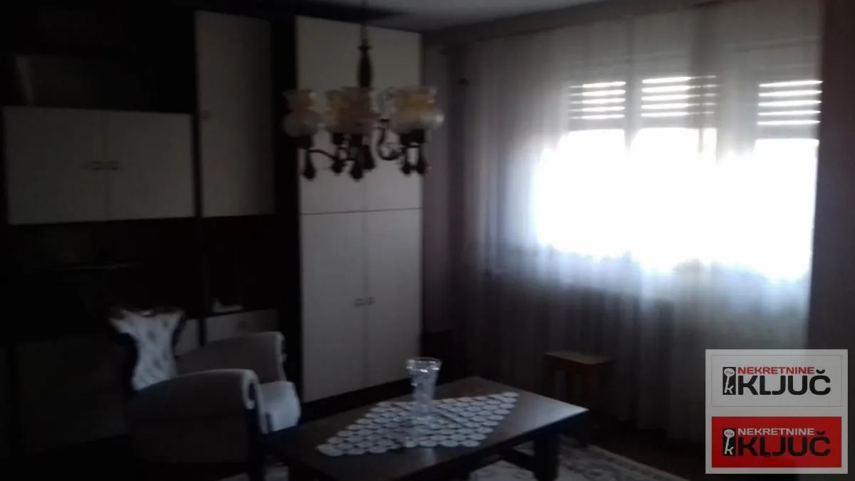 Prodaja, trosoban stan, 86m², Centar, Novi Sad
