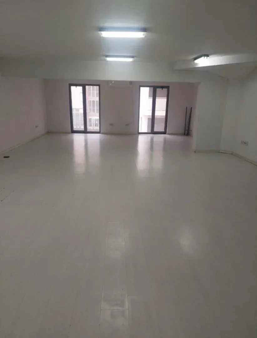 Rent, office space, 172m², 1 maj, Podgorica