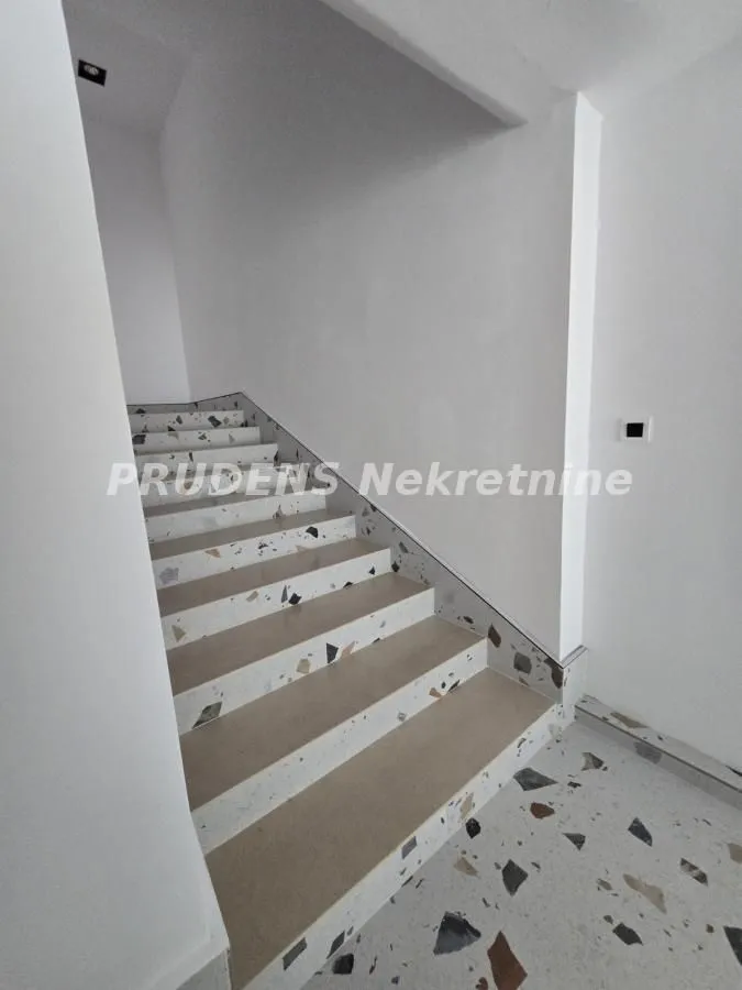 Sale, office space, 296m², Vukov Spomenik, Zvezdara Sve Podlokacije