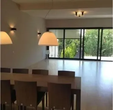 Izdavanje, trosoban stan, 118m², Savski Venac, Beograd