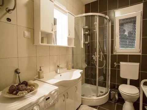 Sale, two bedroom apartment, 82m², Đenovići, Herceg Novi - image 13