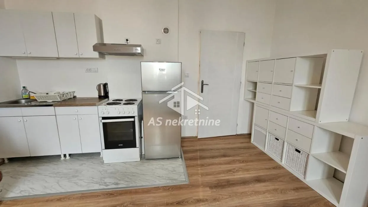 Izdavanje, dvosoban stan, 47m², Đeram Pijaca, Beograd
