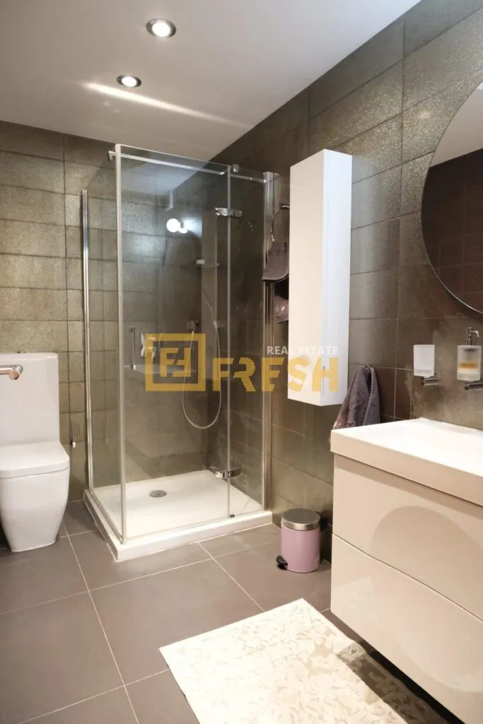 Rent, four bedroom apartment, 178m², Tološi, Podgorica