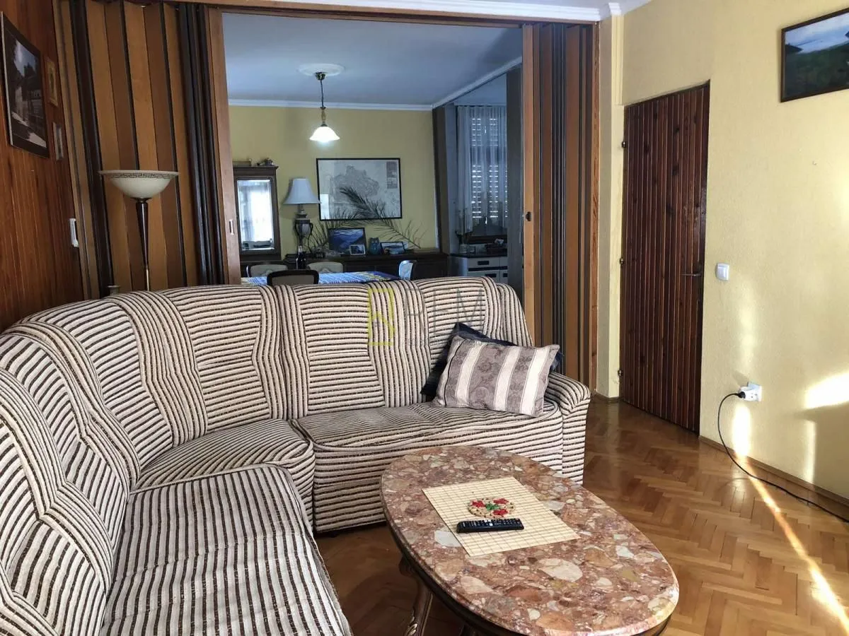Sale, house, 300m², Šušanj, Bar