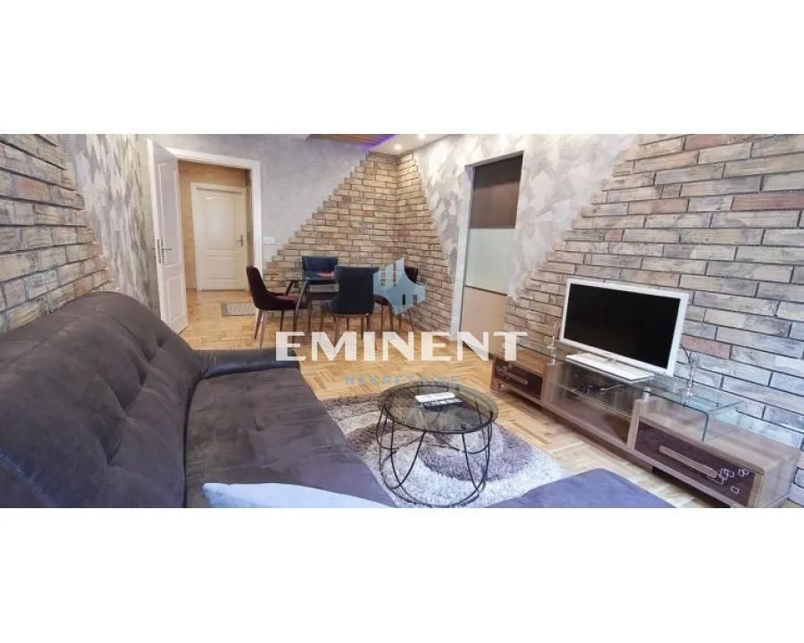 Izdavanje, trosoban stan, 88m², Savski Venac, Beograd