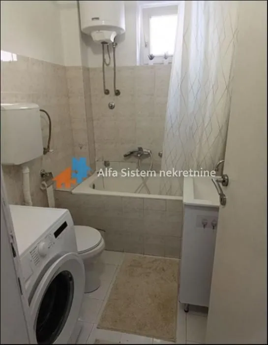 Izdavanje, trosoban stan, 80m², Savski Venac, Beograd